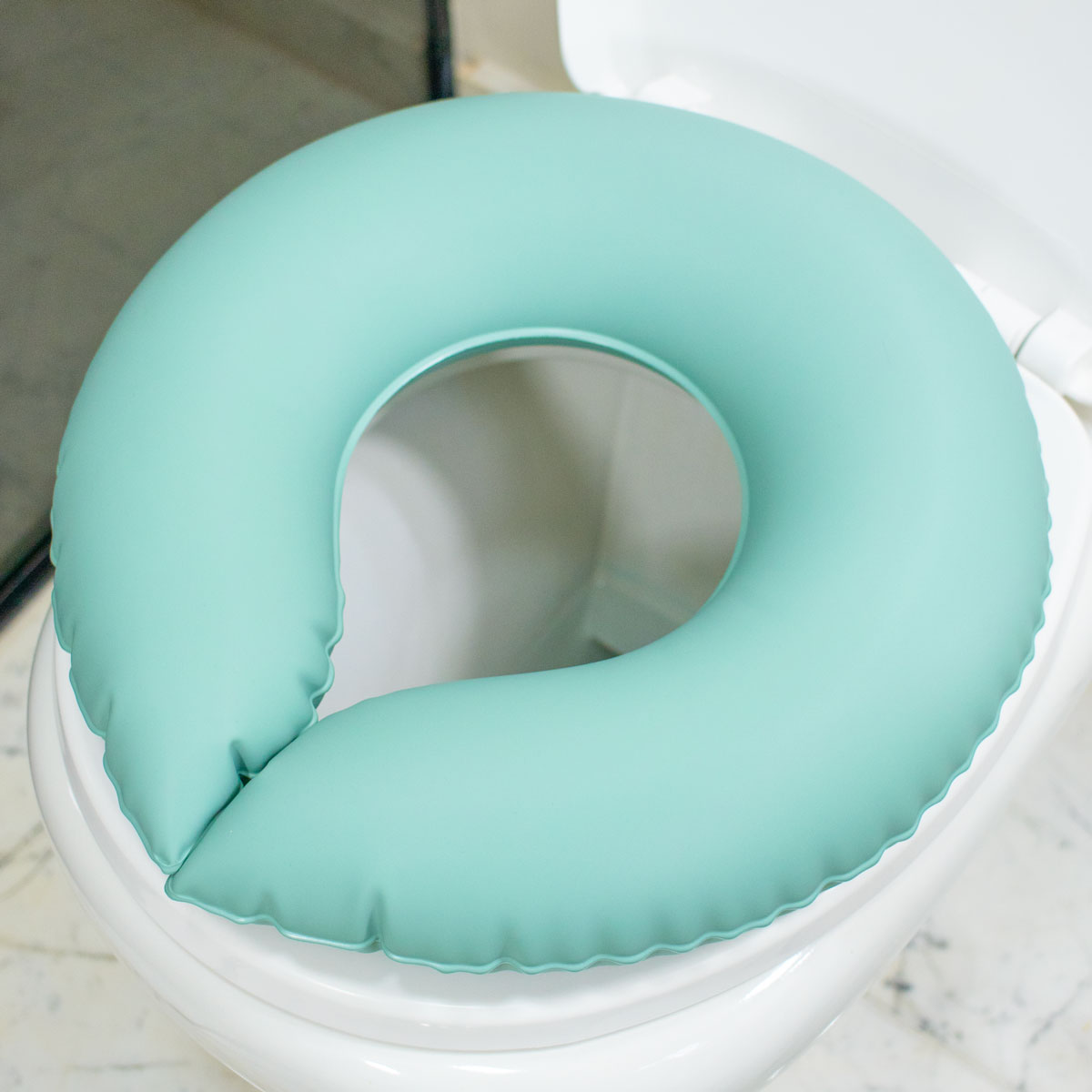 Almofada Ortopédica Higiênica para Assento Vaso Sanitário Inflável 2 em 1 Água e Ar Verde - Imagem 2