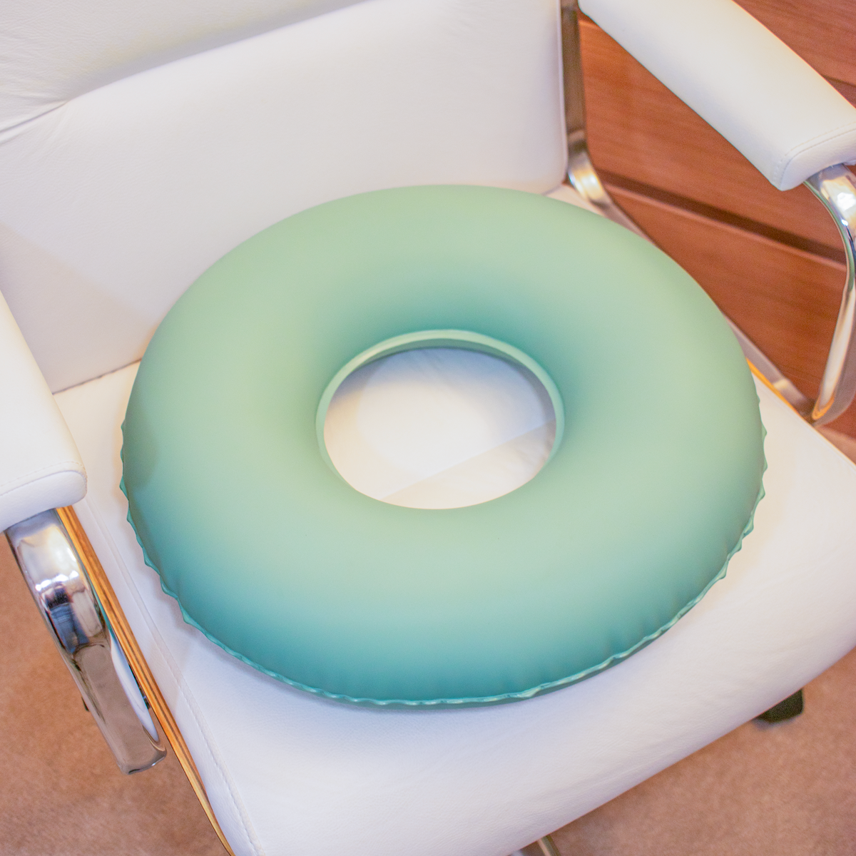 Almofada Ortopédica Redonda com Orifício Inflável 2 em 1 - Imagem 2